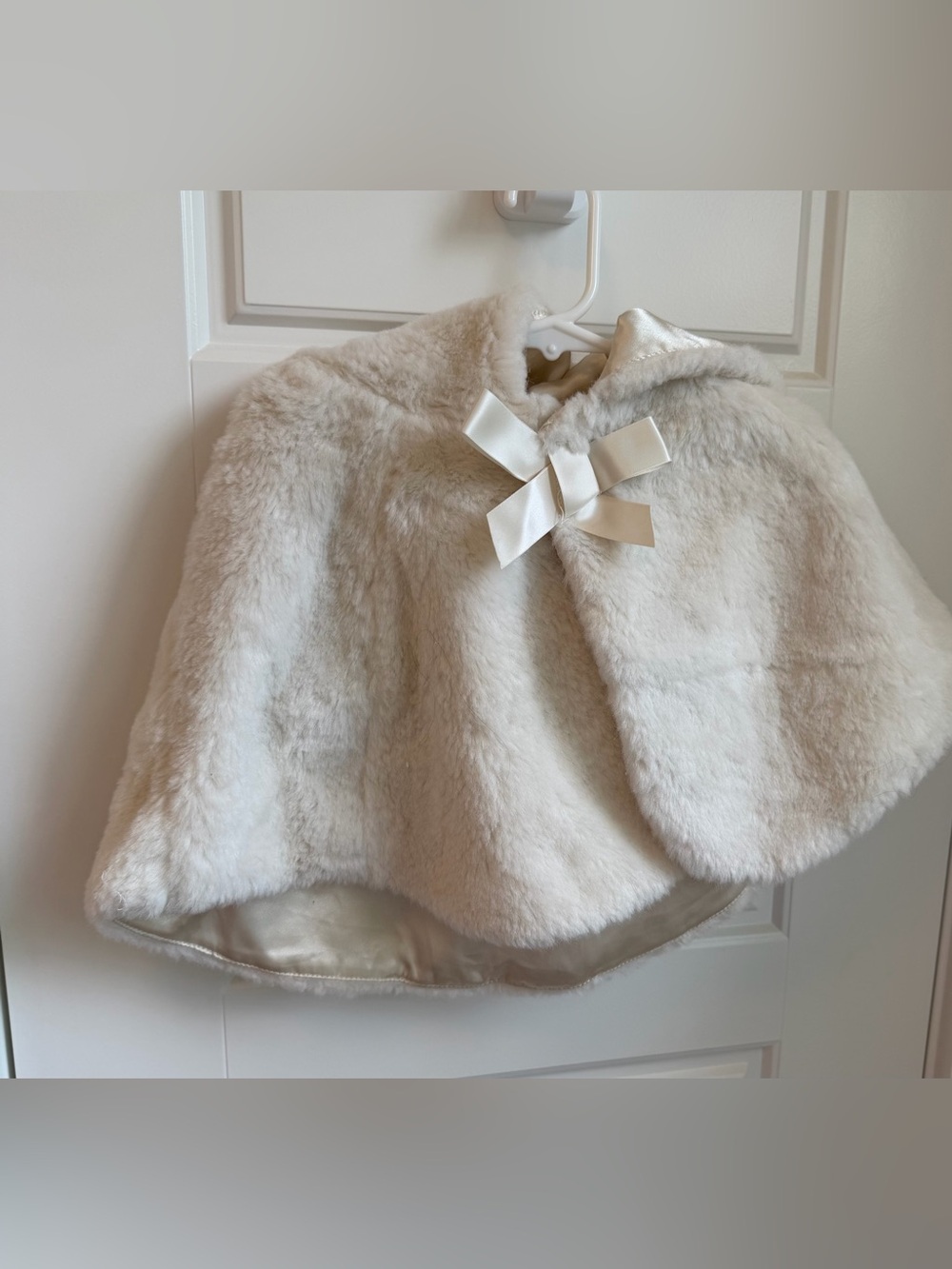 GAP Baby Cream Faux Fur Capelet Satin Lining